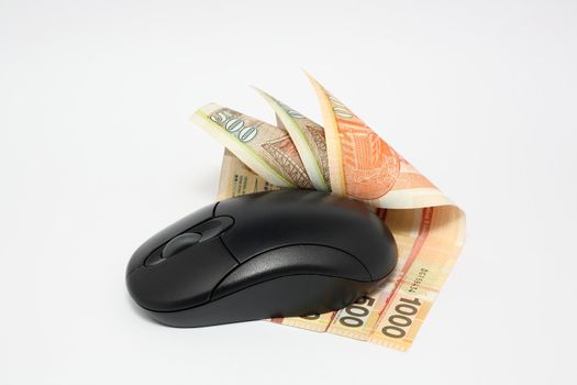 Using money online by mouse