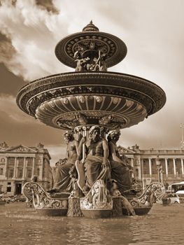 Image of the fountain in Concorde Square in Paris
