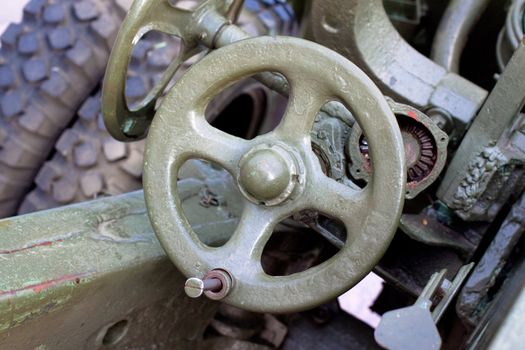 memorial main gun: detail
