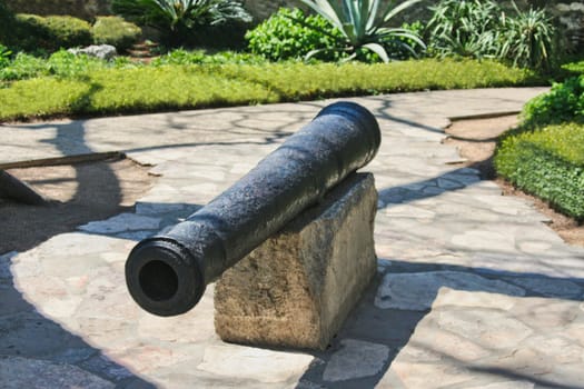 A single cannon at the Alamo
