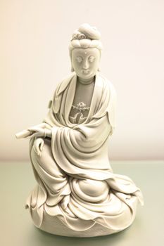 guanyin seated in white glaze , from China, Qing dynasty , Kangxi period