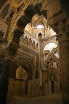 side view of the cordoba's mosque mihrab