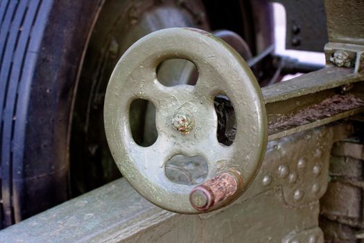 memorial main gun: detail
