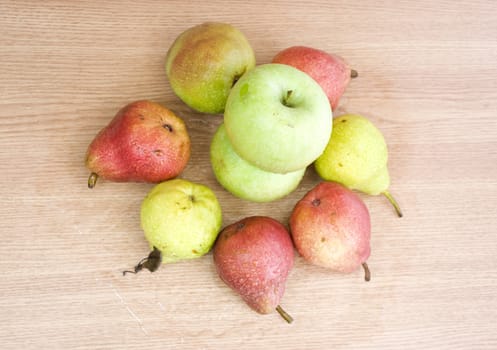 fresh and organic apples and pears