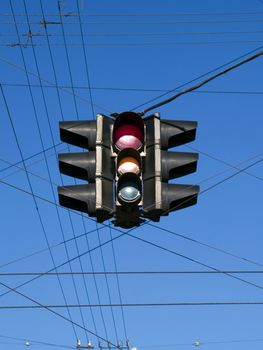 Stoplight with wires