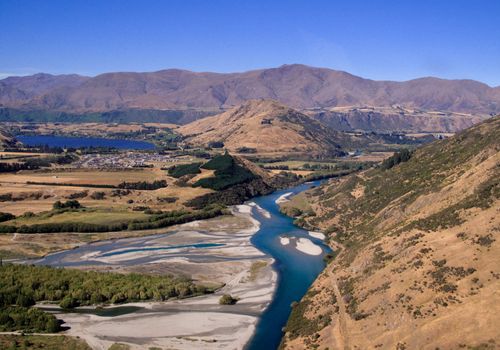 Remarables mountain range tower over Queenstown in New Zealand