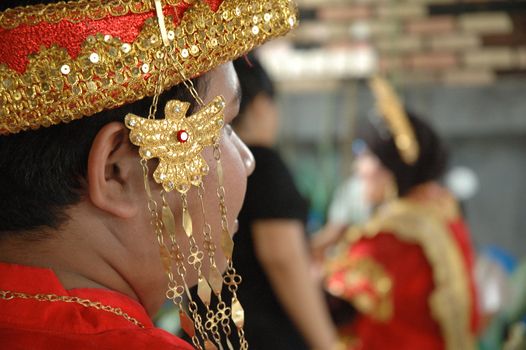 bride and groom wearing traditional costume from makasar-indonesia