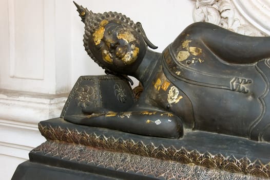 reclining buddha