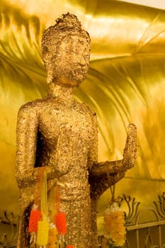 golden buddha statue