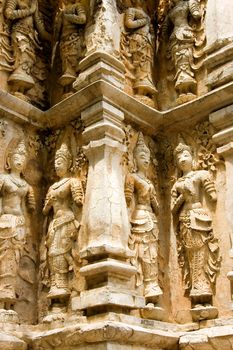 buddhist temple decorations