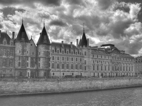 image of the royal palate of Conciergerie in Paris
