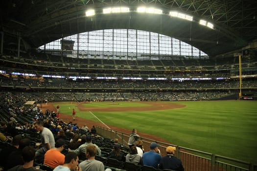 Brewers battle Chicago Cubs under a closed dome