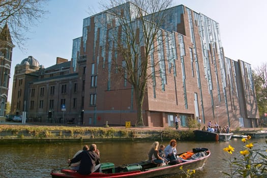 The city theatre in Haarlem is a national monument. Recently it was completely renovated and a modern extension was added