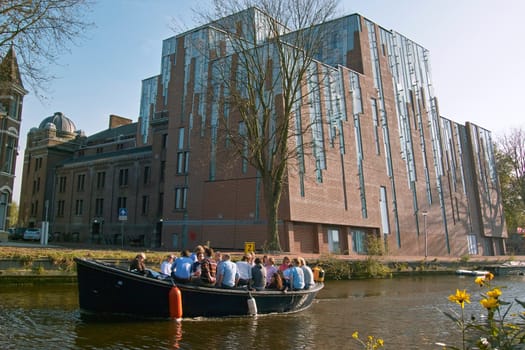 The city theatre in Haarlem is a national monument. Recently it was completely renovated and a modern extension was added