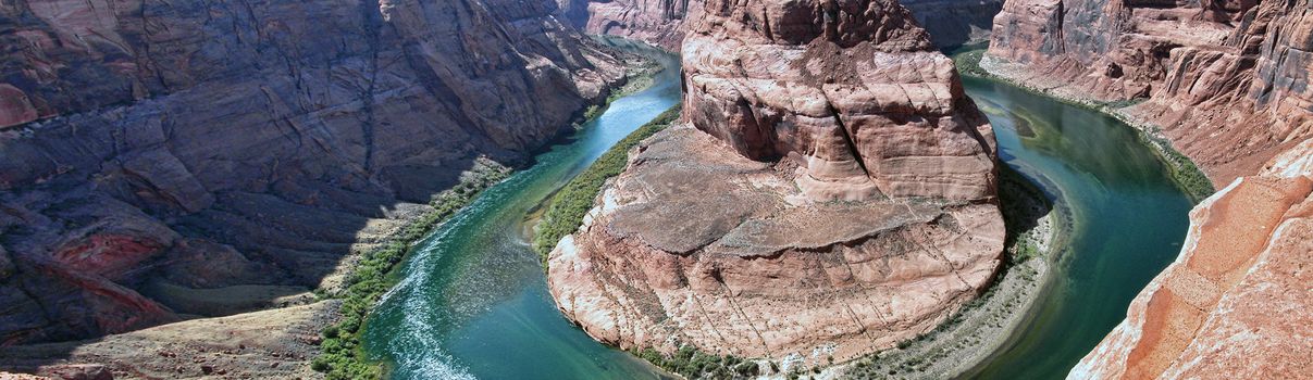 Panoramic View of Horseshoe Bend, U.S.A.