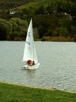 couple leaving for a sailing trip