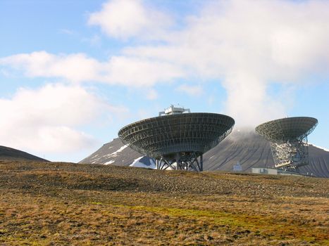 How can they comunicate to the world? Parabola Antenna communication in Svalbard
