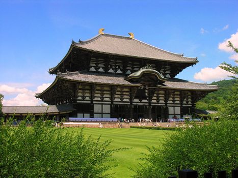 The Daibutsuden main building at the Todai-ji temple in Nara, Japan