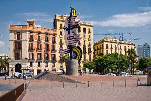 barcelonahead is a sculpture styled by roy lichtenstein and an international landmark of barcelona
