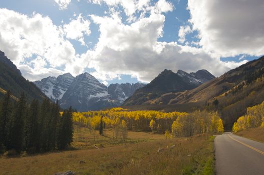 Road to Maroon Bells and Maroon Lake in Aspen Colorado