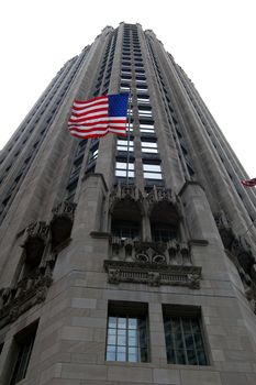 Picture of a very traditional American skyscrapper in Chicago