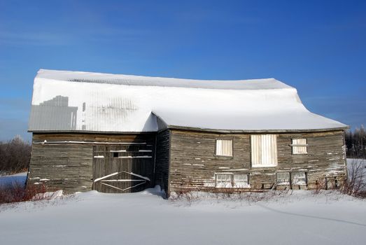 Picture of an abandoned barn in Winter