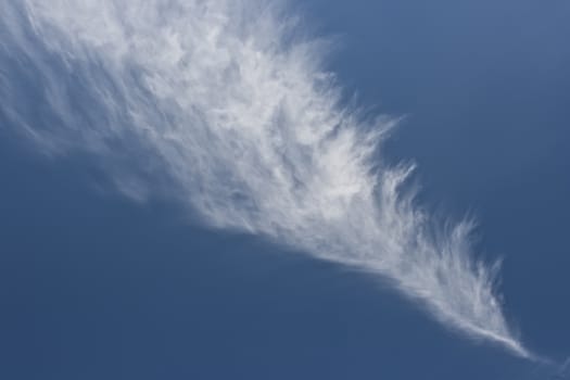 This image shows a cirrus cloud with blue sky