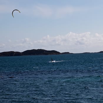 Kitesurfing, Kiteboarding