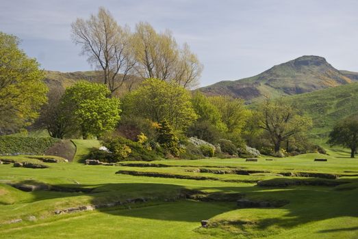 view of the Arthur's seat from Holyrood Gardens