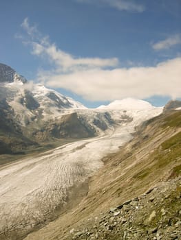 vieuw on the glacier of the grossklockner with clouds and snow