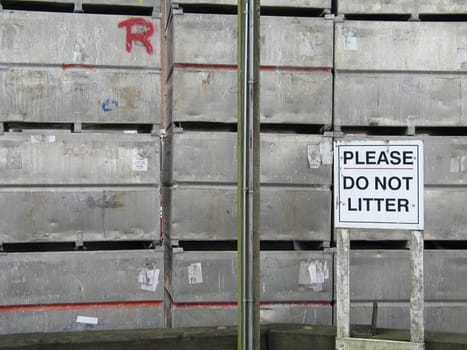 do not litter sign