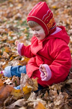 people series: little girl play with leaf