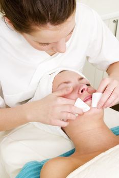 Deep cleansing facial extraction at a beauty spa