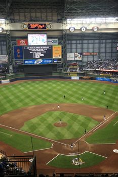 Brewers battle the Chicago Cubs under a closed dome