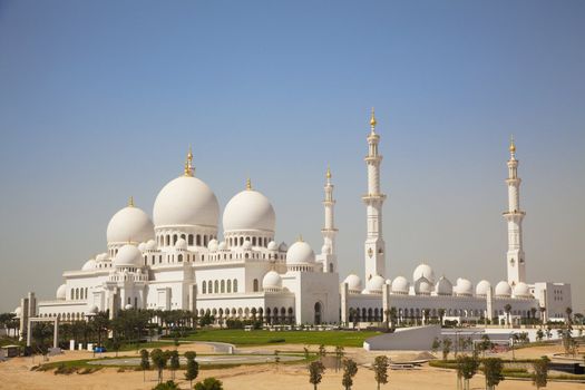 Image of the Grand Mosque, Abu Dhabi, UAE.

