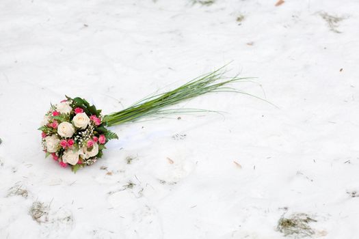 wedding flowers on the snow