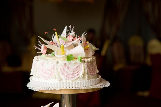 cake of bride and groom