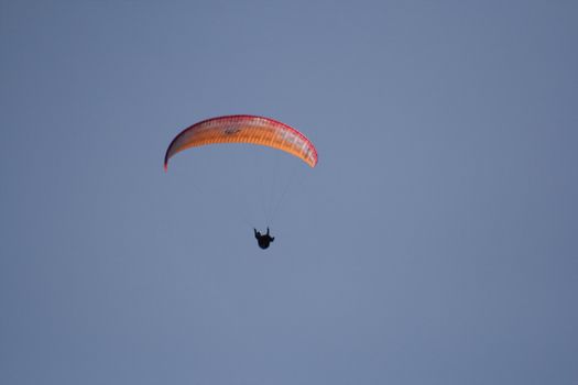 Para-glider, freedom of the skies.