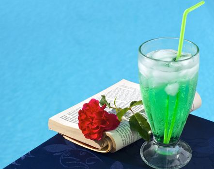 
Iced drinks placed on board a private pool.