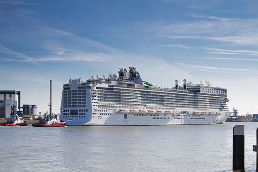 VLAARDINGEN, THE NETHERLANDS-JUNE 2010 The new build big cruiseship Norwegian epic leaving Rotterdam on her way to New York. june 21, 2010, Vlaardingen