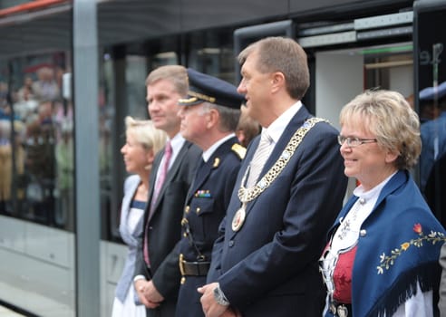 Politicians on opening day of "bybanen" in Bergen