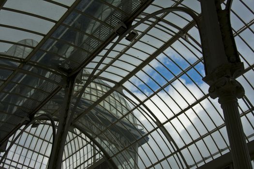 metallic structures and of glass with reflections