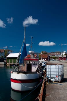 A fishing boat seen from the stern