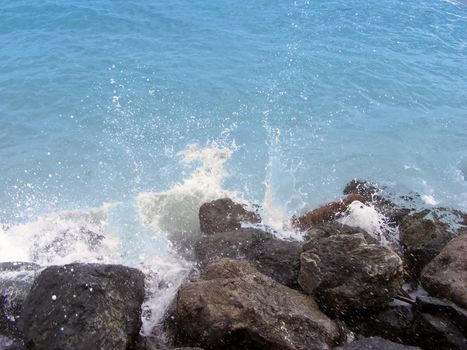 Sea breaking on the rocks