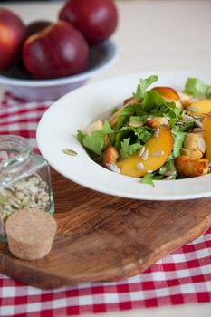 Delicious salad with endive, haloumi and nectarines