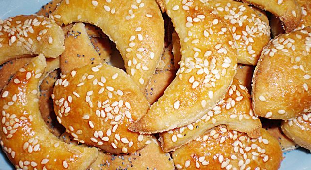 cheese crackers in a plate