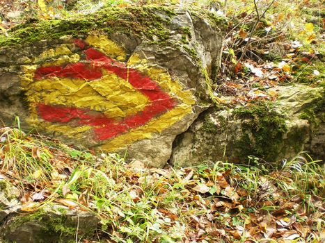 arrow showing right on a stone