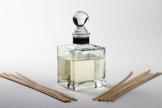 aroma diffuser with bamboo sticks aside
