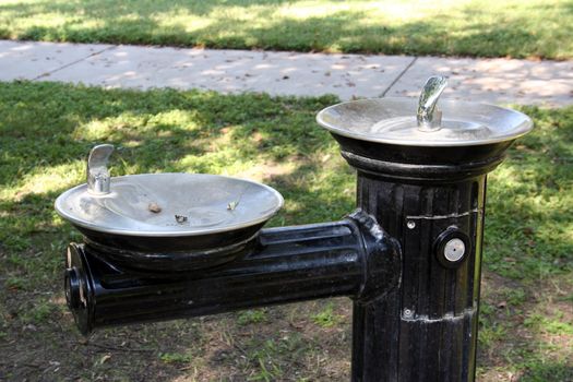 A water fountain at a park.