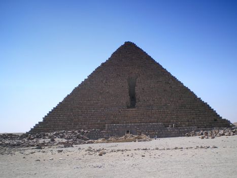 pyramid in plain of giza